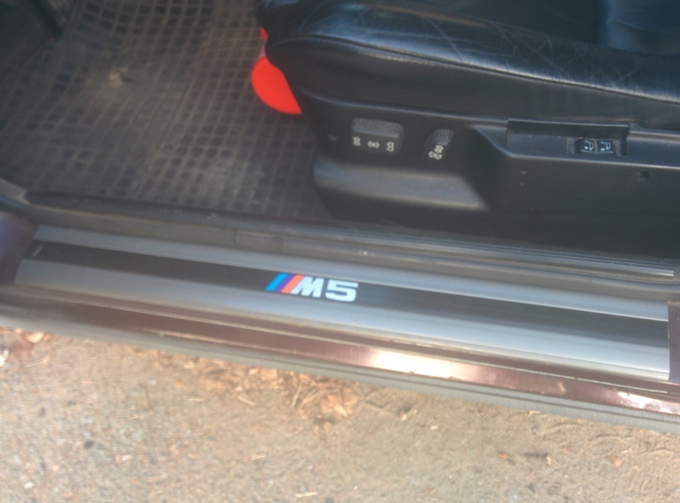 Салонні накладки на пороги ///М5 2