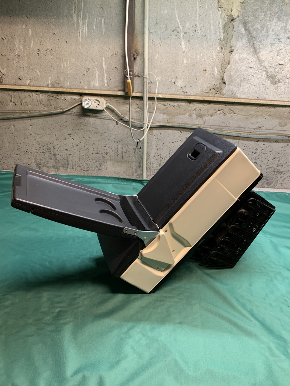 Холодильник (Kühlschrank) для BMW e34;e32 1