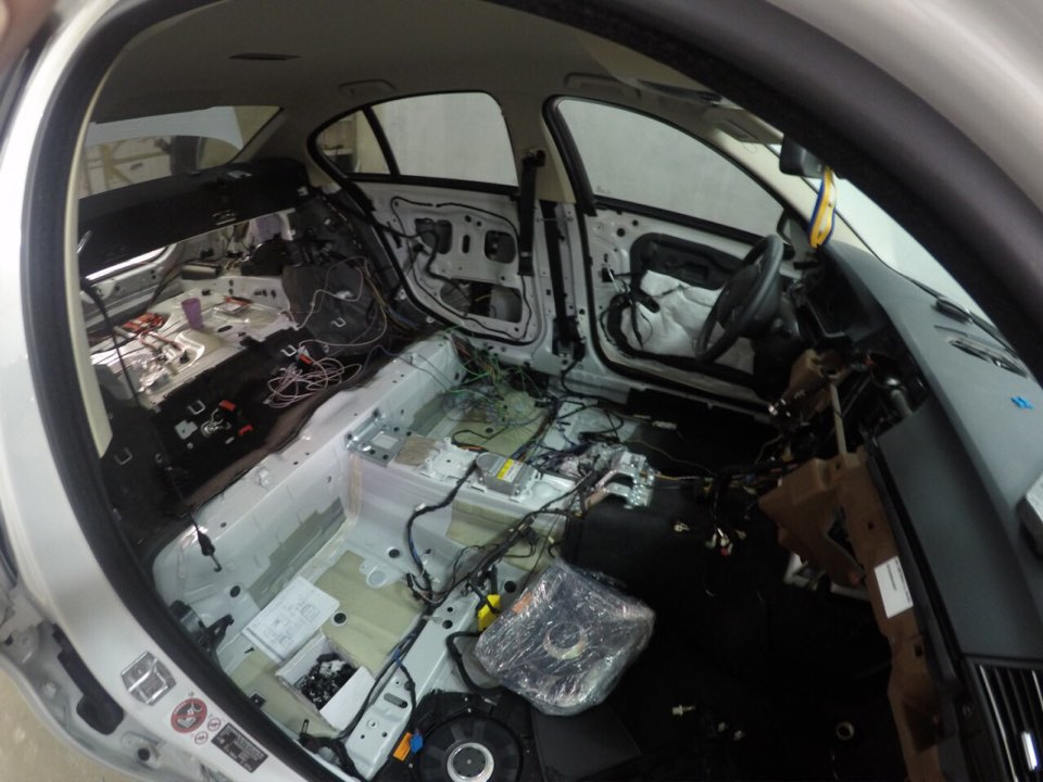 Блок ASD, Harman Kardon (TOP Hi-Fi), Доводчики по колу, камера заднього виду 1