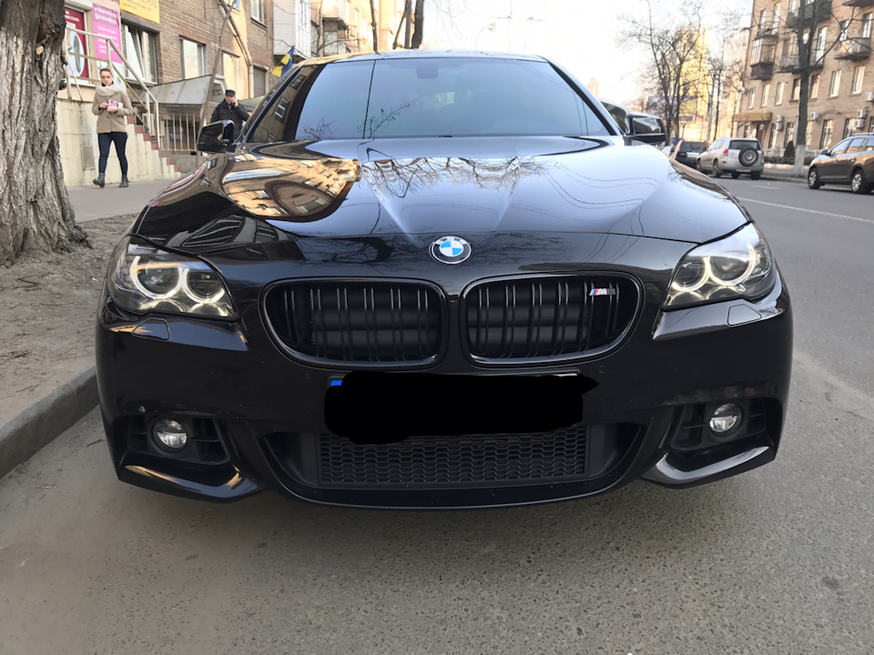 Bmw f10 темні фари 1