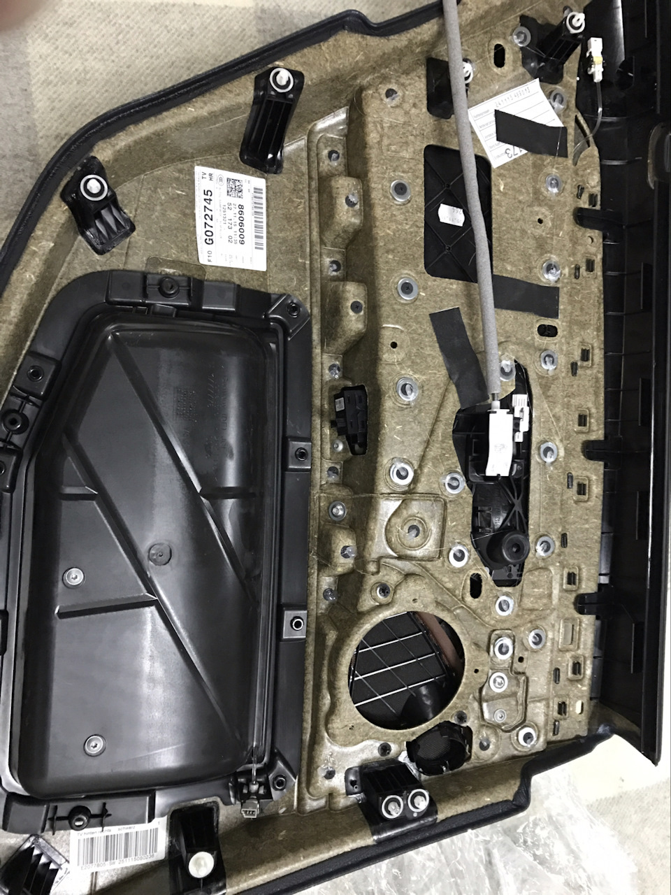 Bmw f10 задні карти під Harman Kardon 3