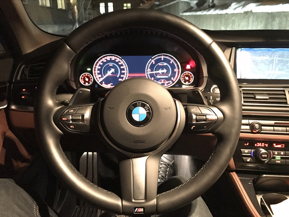 Довгоочікуване кермо Bmw f10 M 1