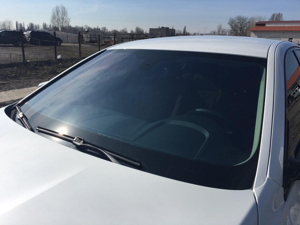 Тонування лобового BMW F10 3M crystalyn 70% 3