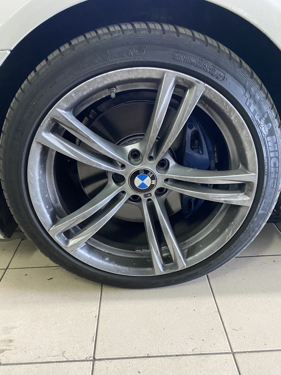 BMW F06 ГАЛЬМА ВІД G30 1