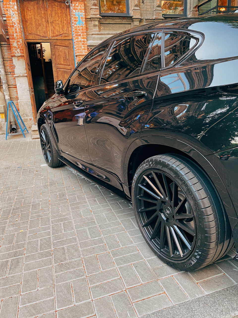Тормозна система на X6 M50D 2
