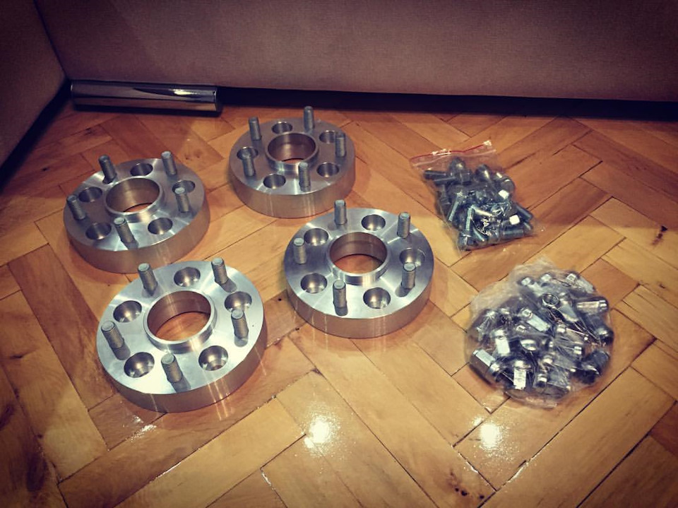 Колеса. Cargraphic IS-One та Toyo R888 4
