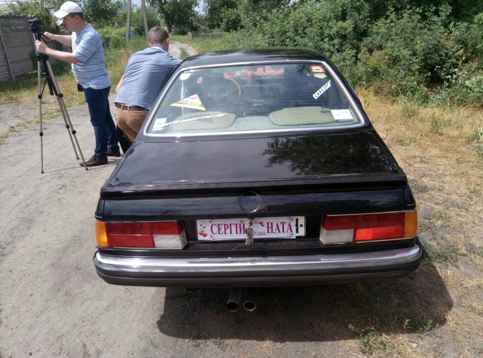 Побув машиною нареченого на сільському весіллі 2