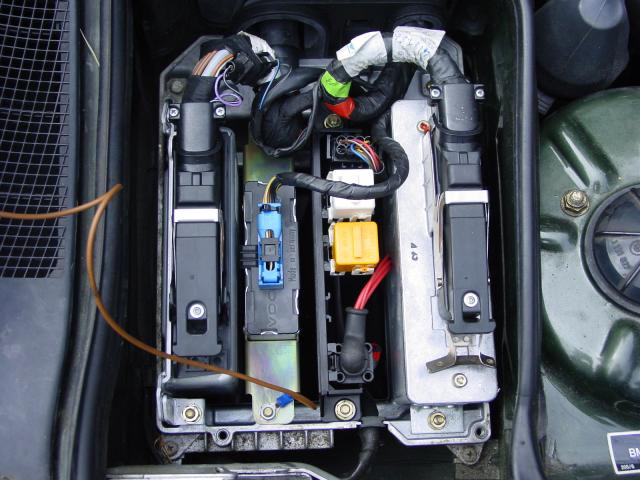 Запобіжники та реле BMW 7 Е32 1