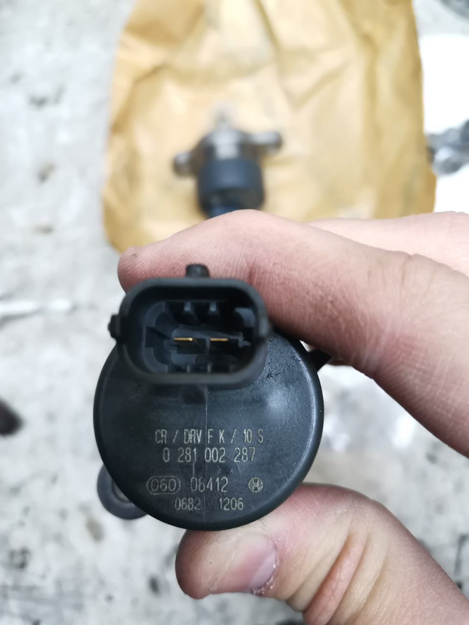 Заміна регулятора тиску палива. Помилки: 1Е30, 1260, 09F6 4
