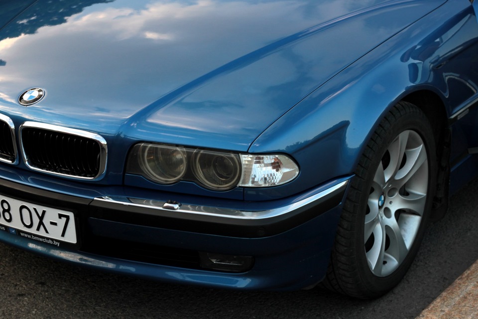 Зустріч. BMW 7 series MONTE-CARLO BLAU 2