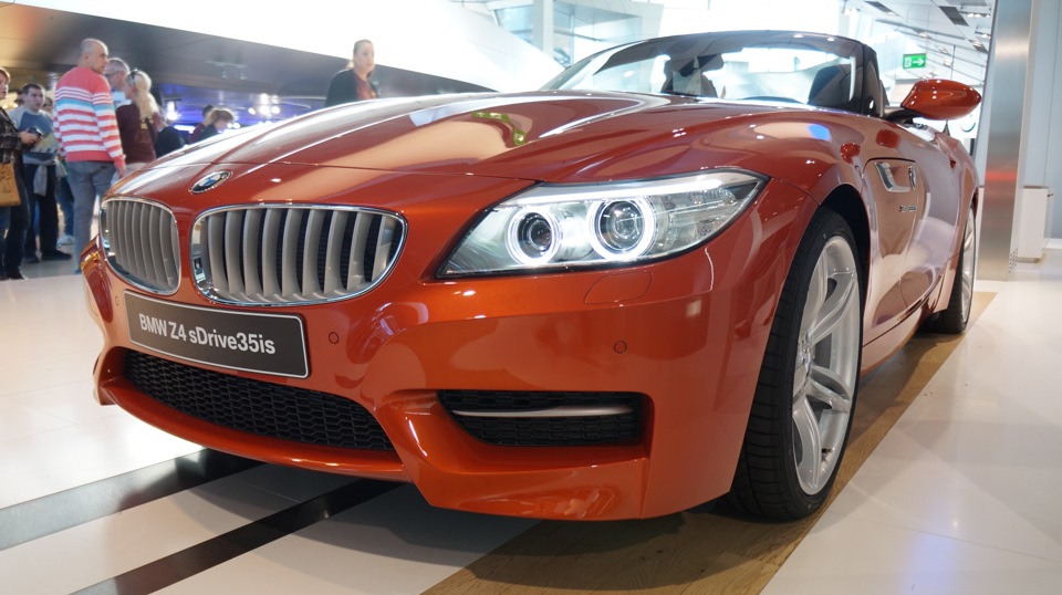 BMW Welt und museum. Мюнхен. Німеччина. 2