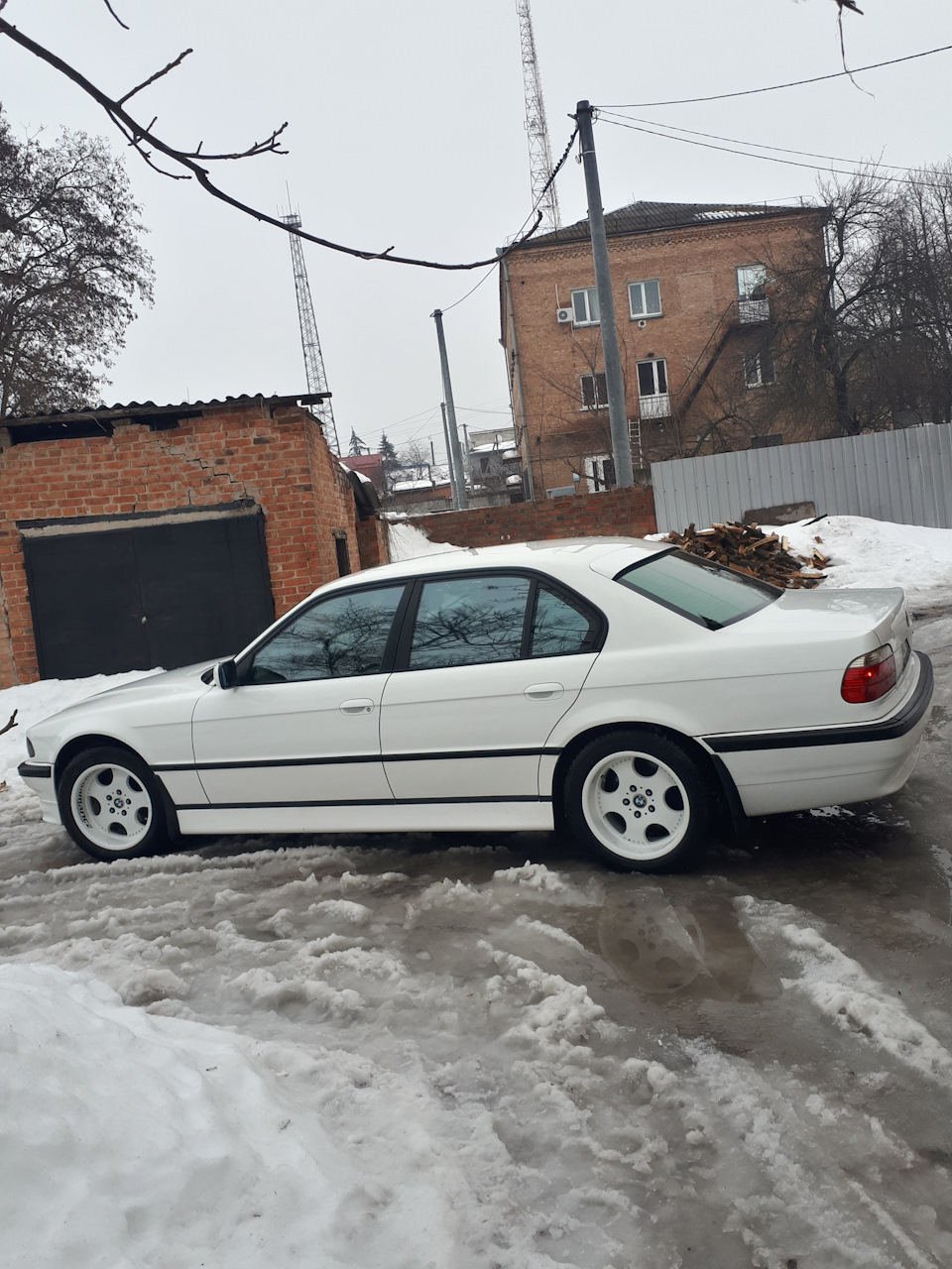 Продав. 3