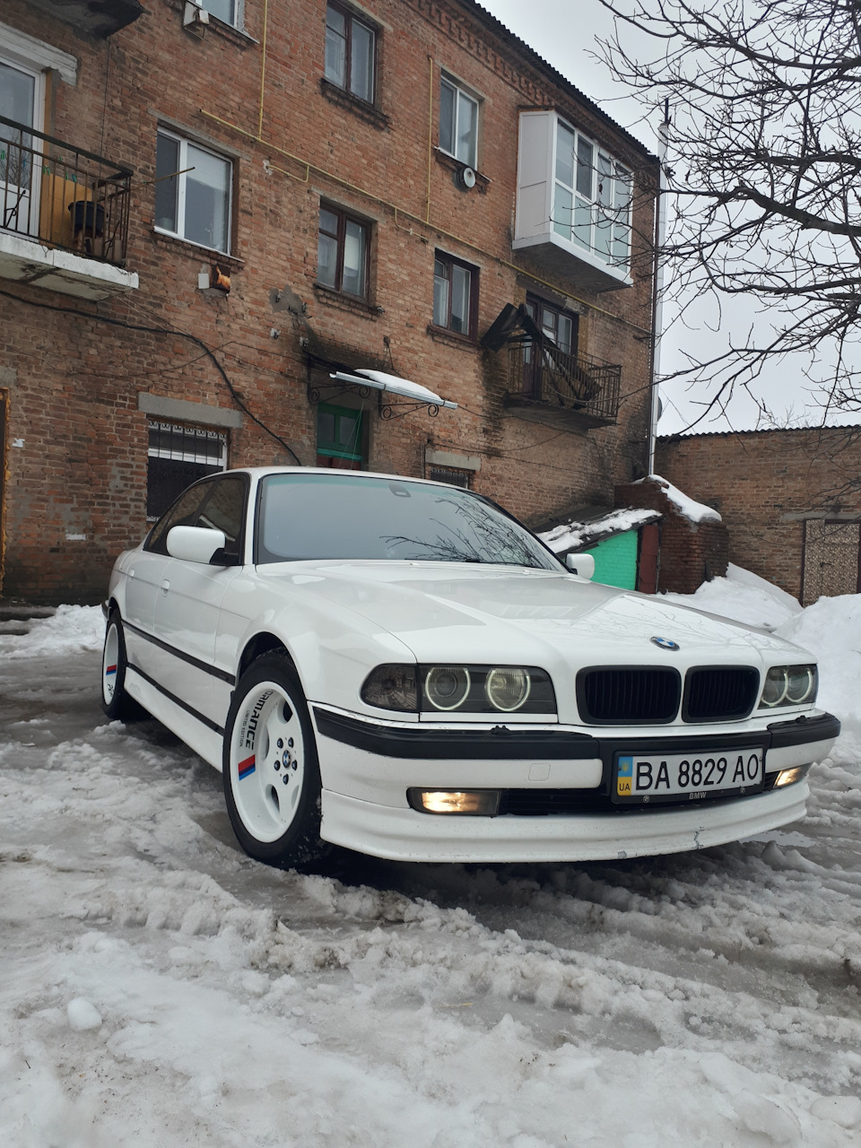 Продав. 1