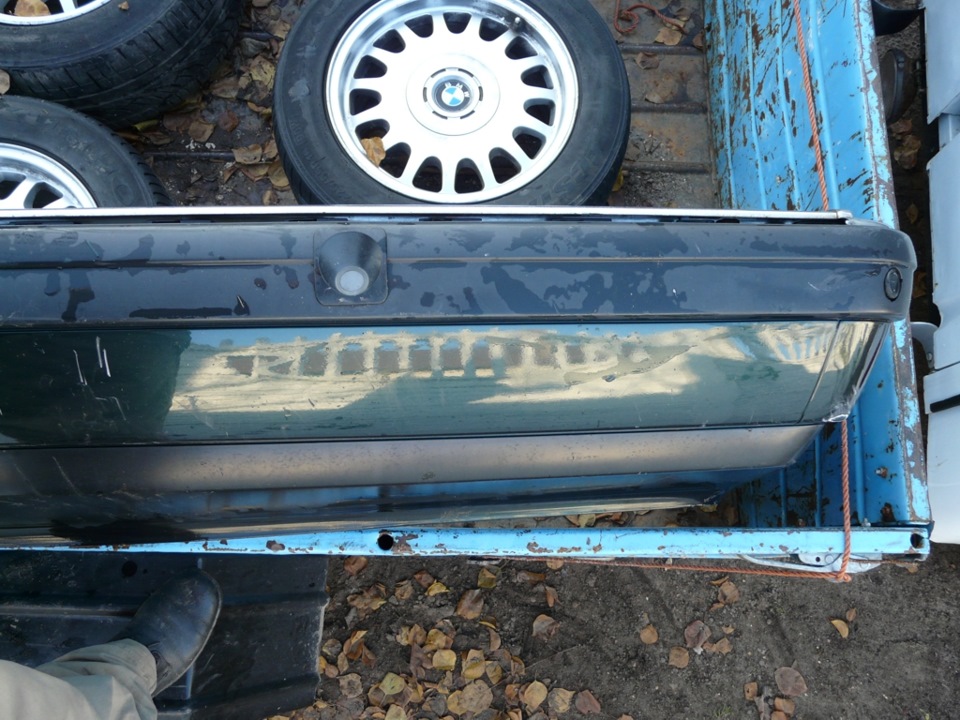 Продам задній бампер зі стоковими датчиками парктроніка. Колір 324 (Oxfordgreun metallik). 5