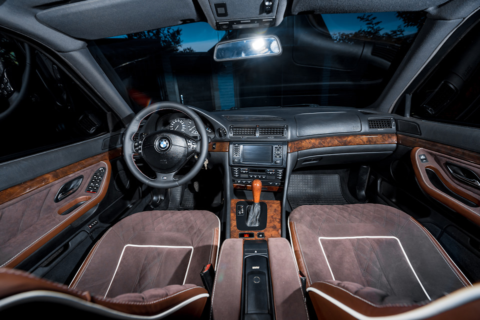 Перетяжка салона BMW e38 5