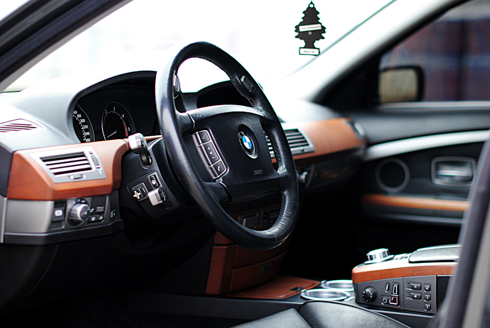 Вигляд зсередини. BMW 7-er Series 1