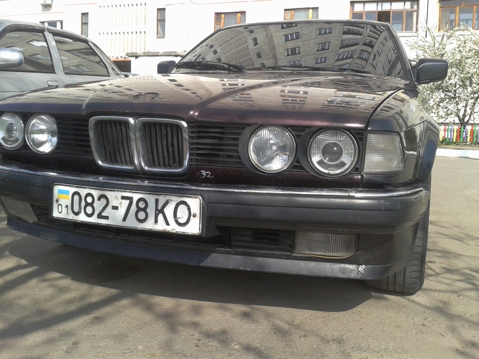 Запчастини б/в на продаж BMW e32 735 3