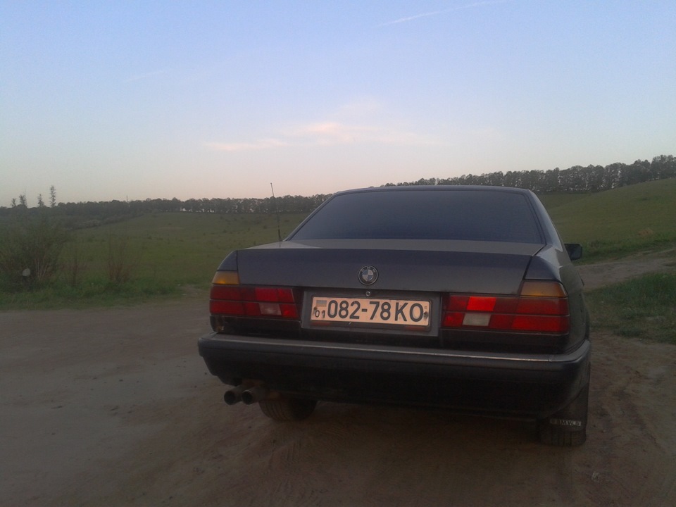 Запчастини б/в на продаж BMW e32 735 5