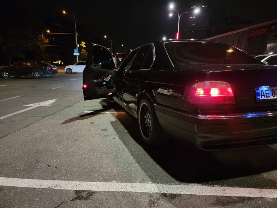 Продам свою E38 735i. 4