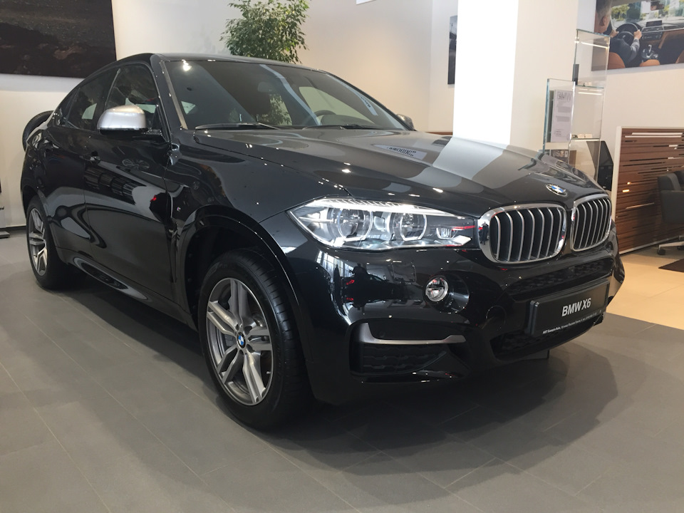 Заїжджав до дилера BMW. 2