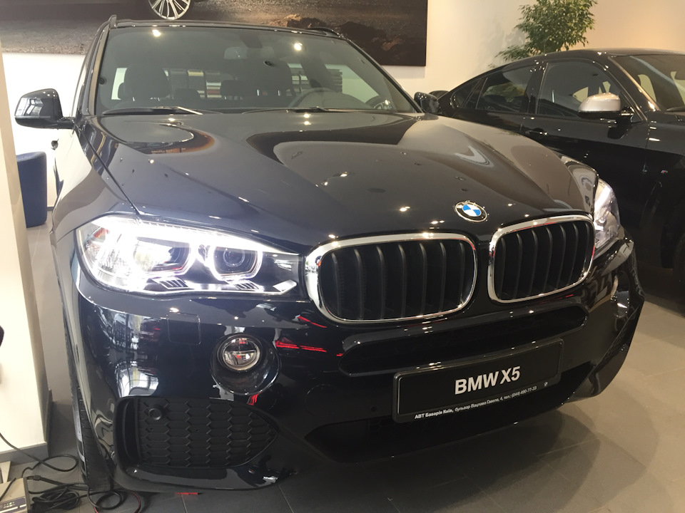 Заїжджав до дилера BMW. 4