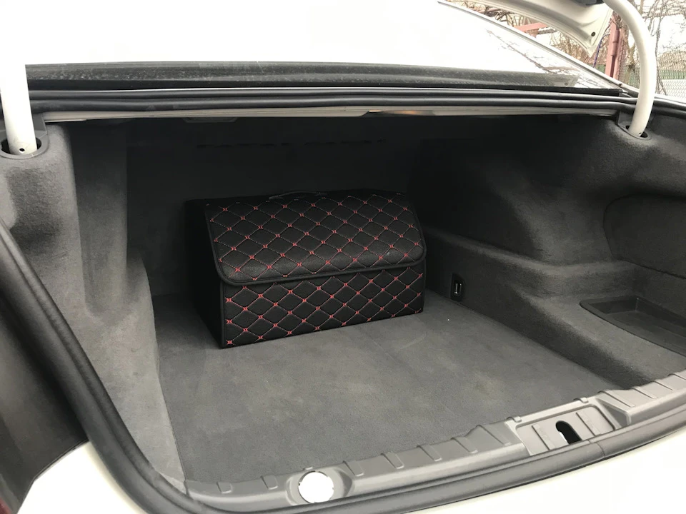 Leather trunk organizer with red diamond stitching, або саме так його знайшов)
