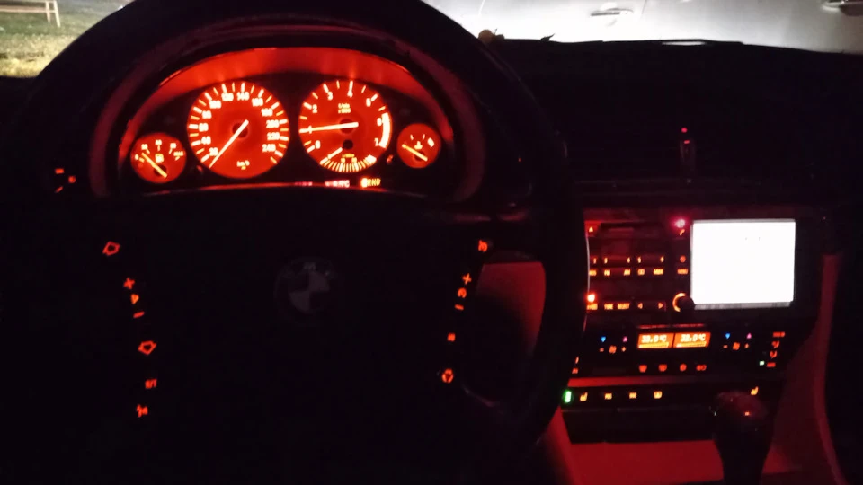 Вихідний