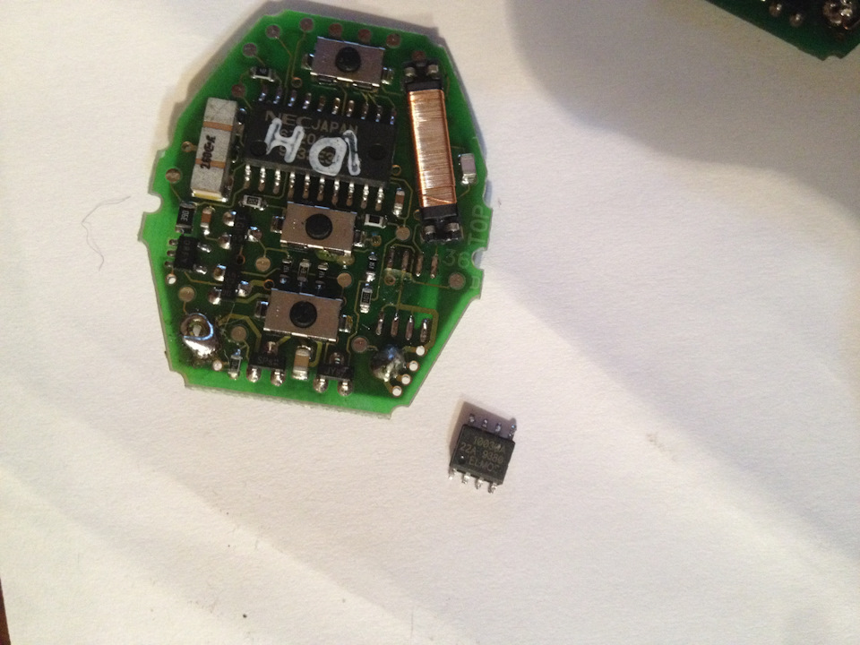 Восстанавливаем ключ ромб (перепаиваем ELMOS) 4
