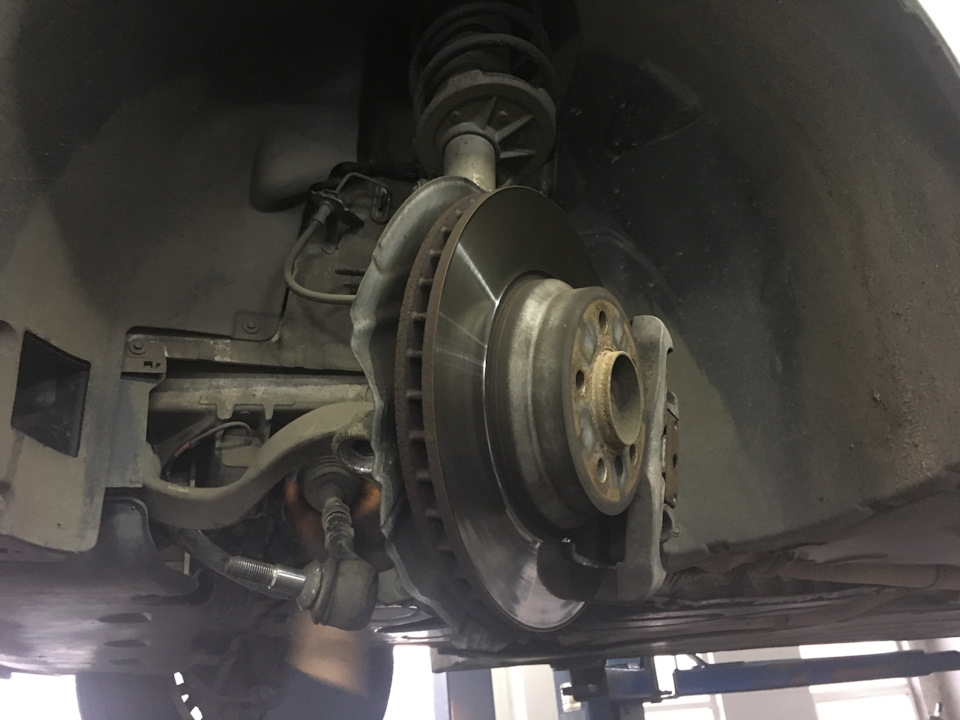 Заміна наконечника зовнішньої рульової тяги та рульової тяги 4