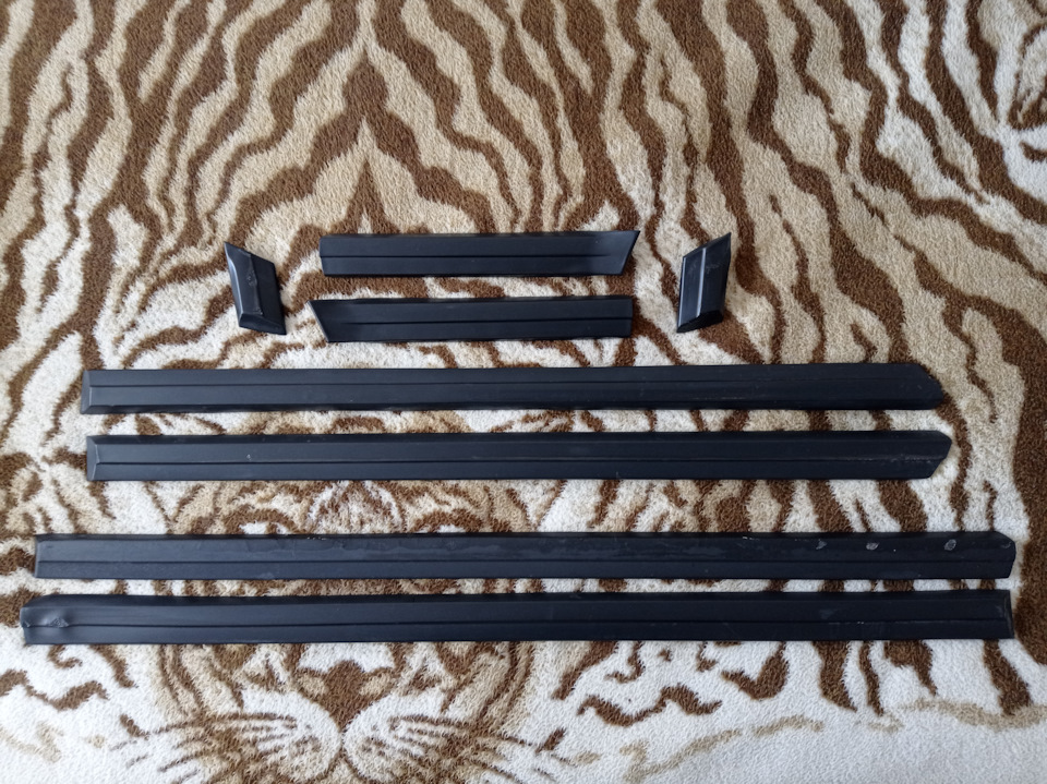 Продам молдинги Е32 Long Shadow 2