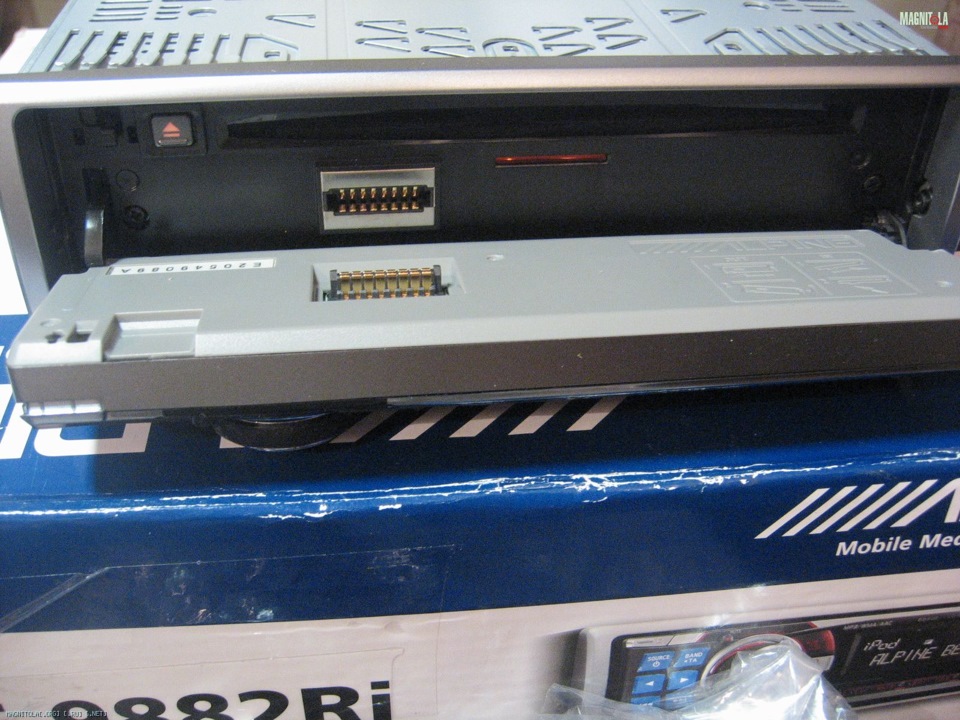 Alpine 9882RI 3