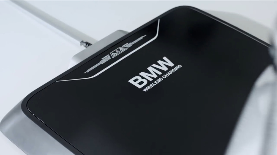 BMW випустить бездротову зарядну станцію 4