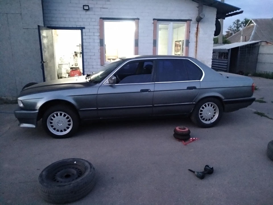 R16 e38 2