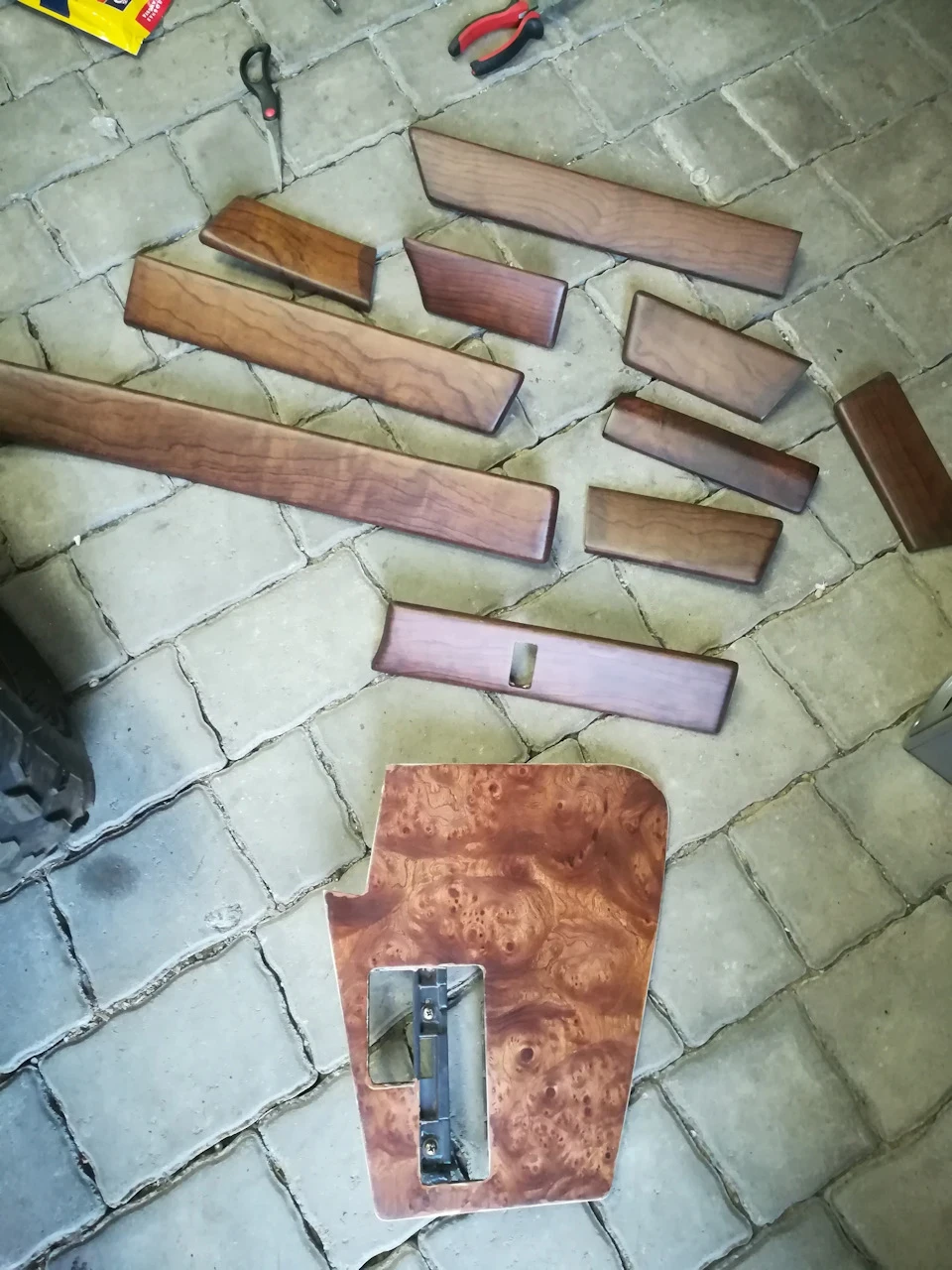 Дерево відреставроване)