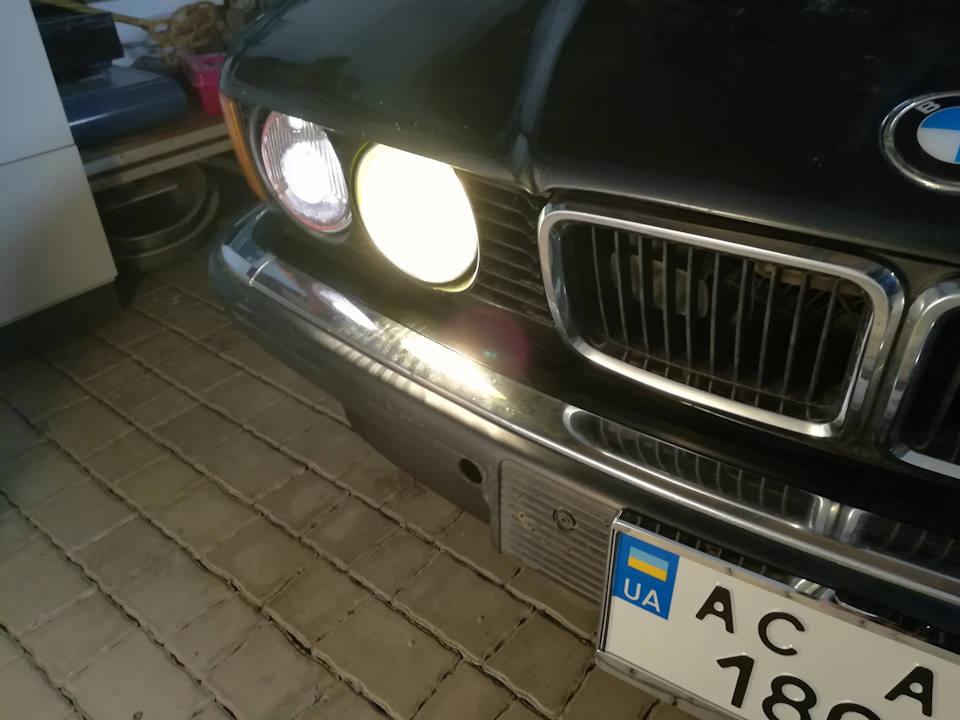 Колаборація Hella black & yellow BMW e32/e34 5