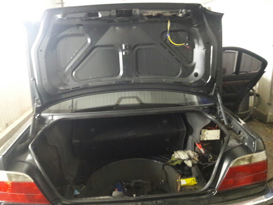 Гідрогагажник на BMW E38 1