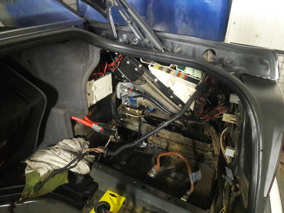 Гідрогагажник на BMW E38 3