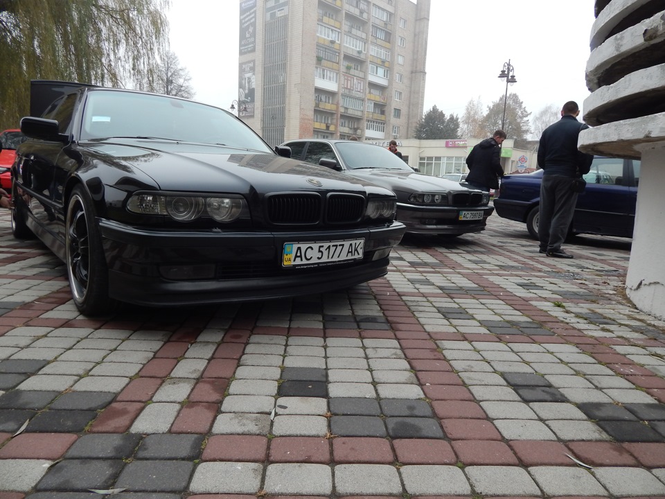 Пару фото з чергової зустрічі автолюбителів 1