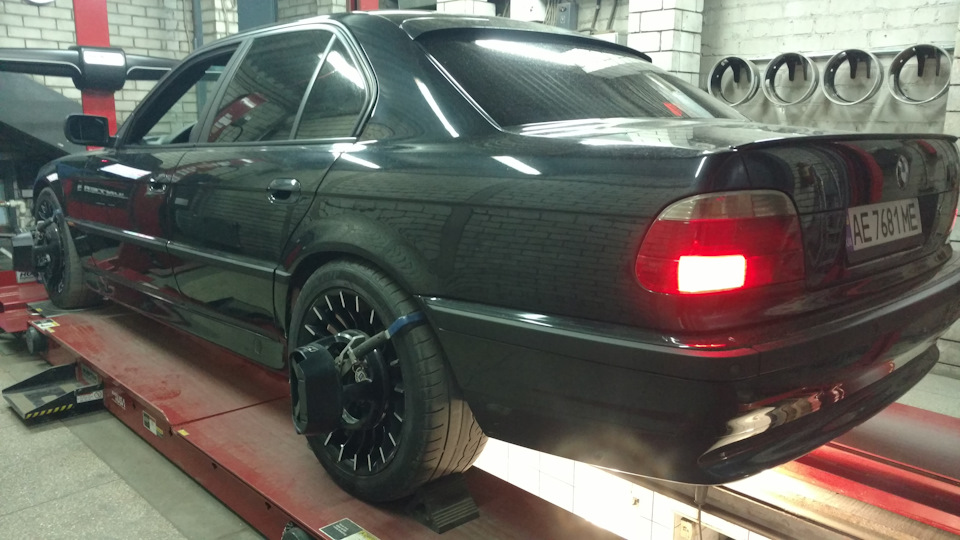 Заміна гальмівних дисків Е38 і техобслуговування 2