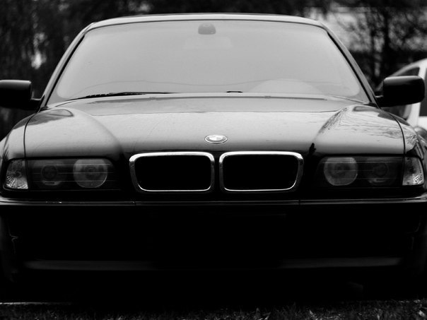 Плюси та мінуси дорестайлінгових та рестайлінгових BMW Е38. 3