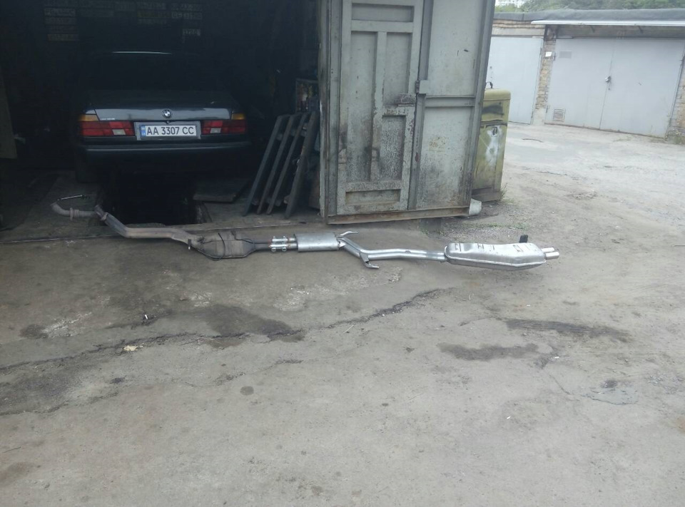 Закінчили з вихлопом. 1
