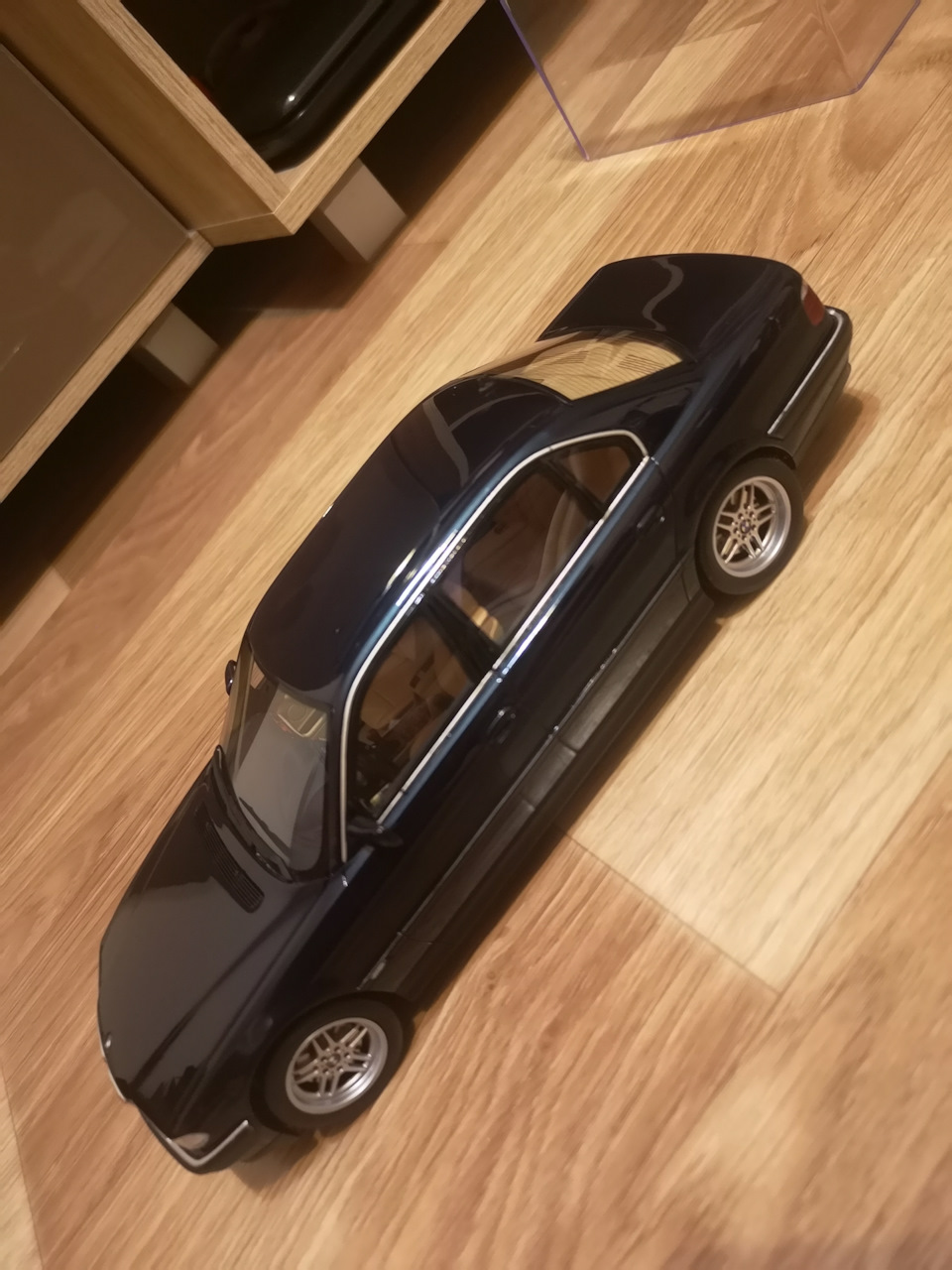 Otto BMW 750 iL (E38) 2