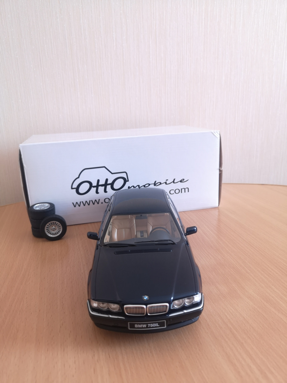 Otto BMW 750 iL (E38) 5