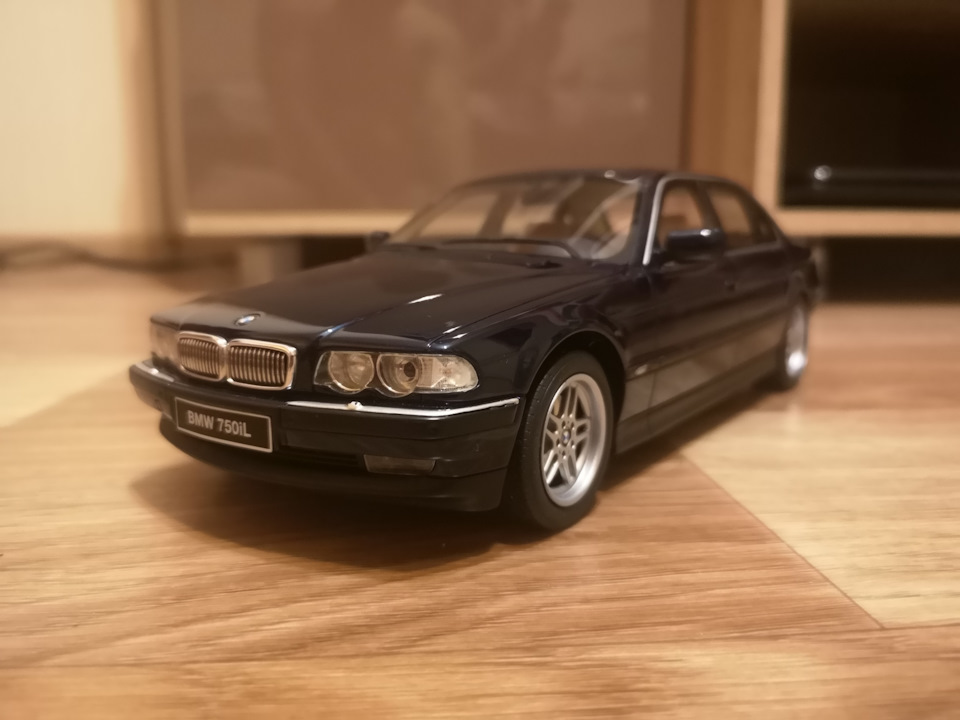 Otto BMW 750 iL (E38) 1