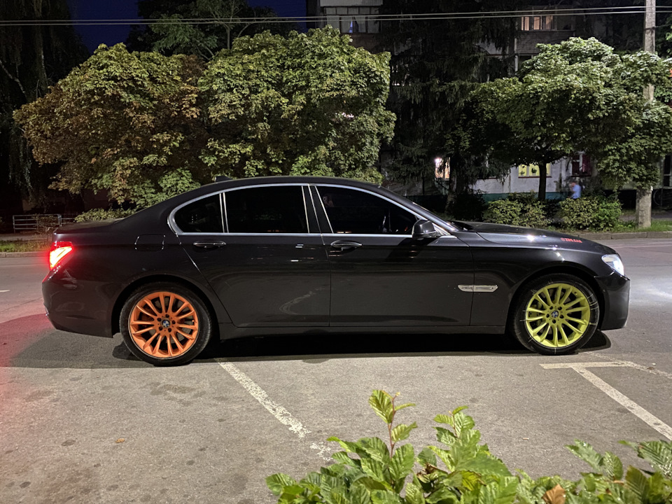 BMW 750I в крейдяній фарбі 🤪 5