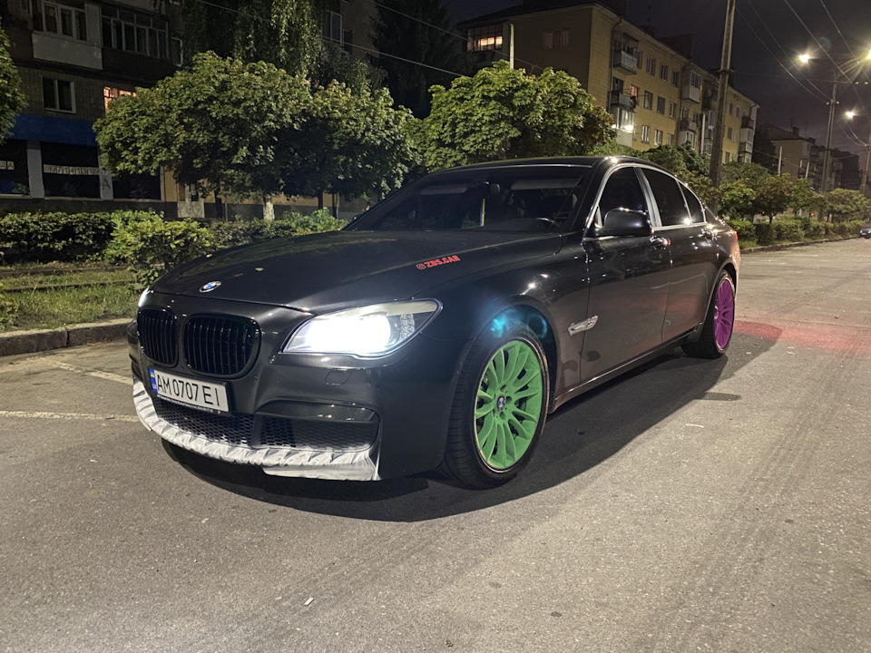 BMW 750I в крейдяній фарбі 🤪 3