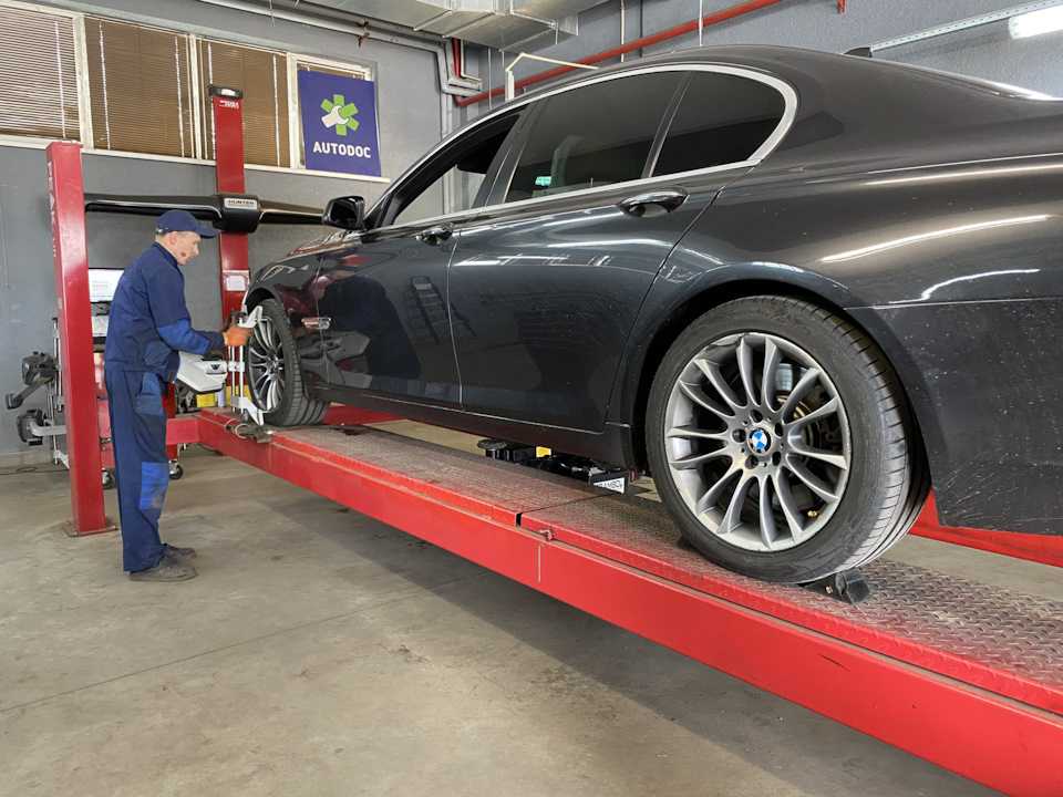 Розвал-сходження BMW 750I 5
