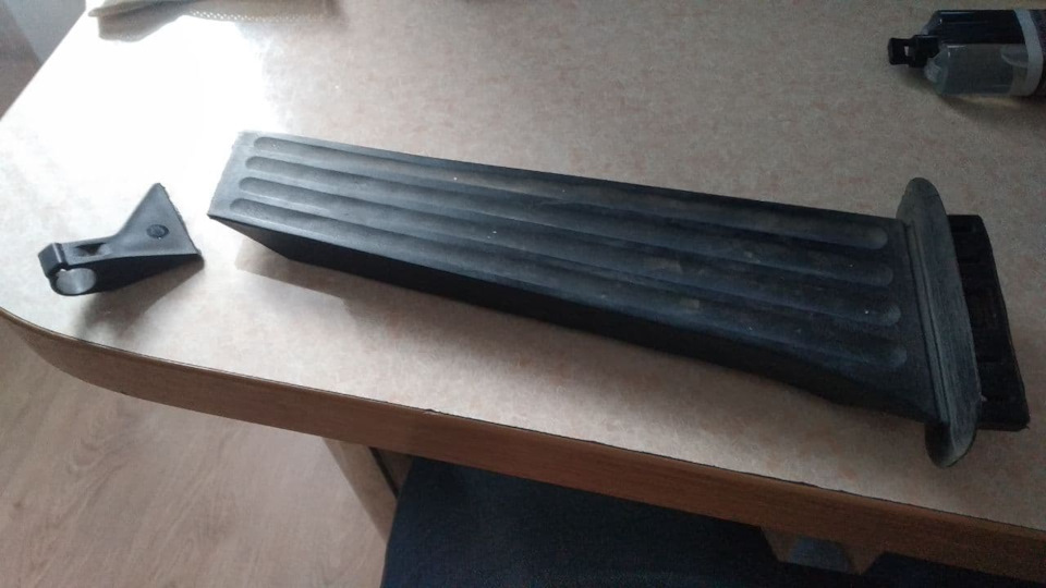 Хелп зламалася педаль газу 1