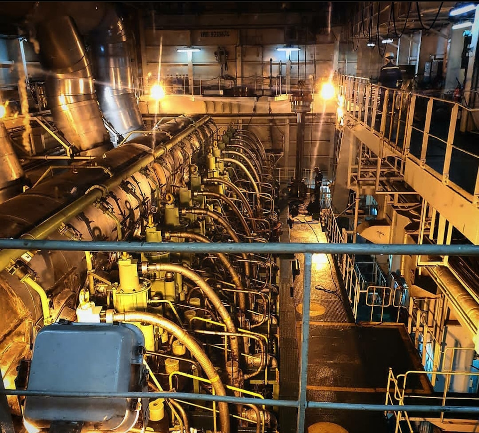 Витрата 120 тонн палива на добу😅 1