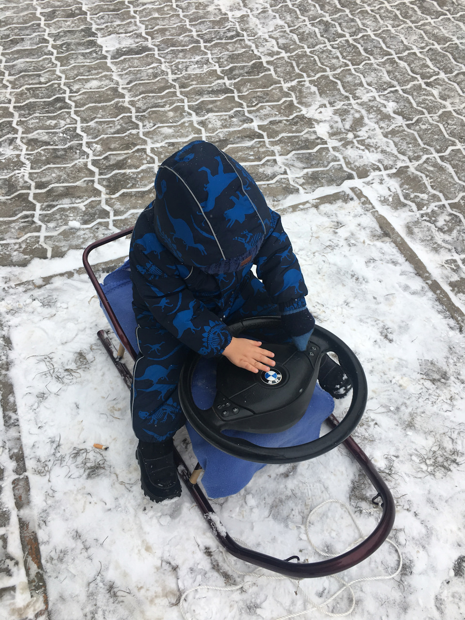 Прикупив кермо. 2